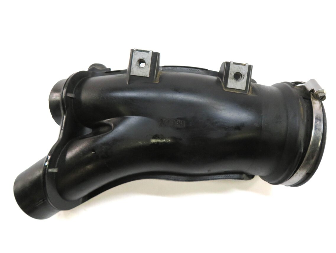 Thumbnail 4: 2009 BMW X6 (E71) AIR INTAKE FILTER BOX OUTLET DUCT HOSE PIPE TUBE