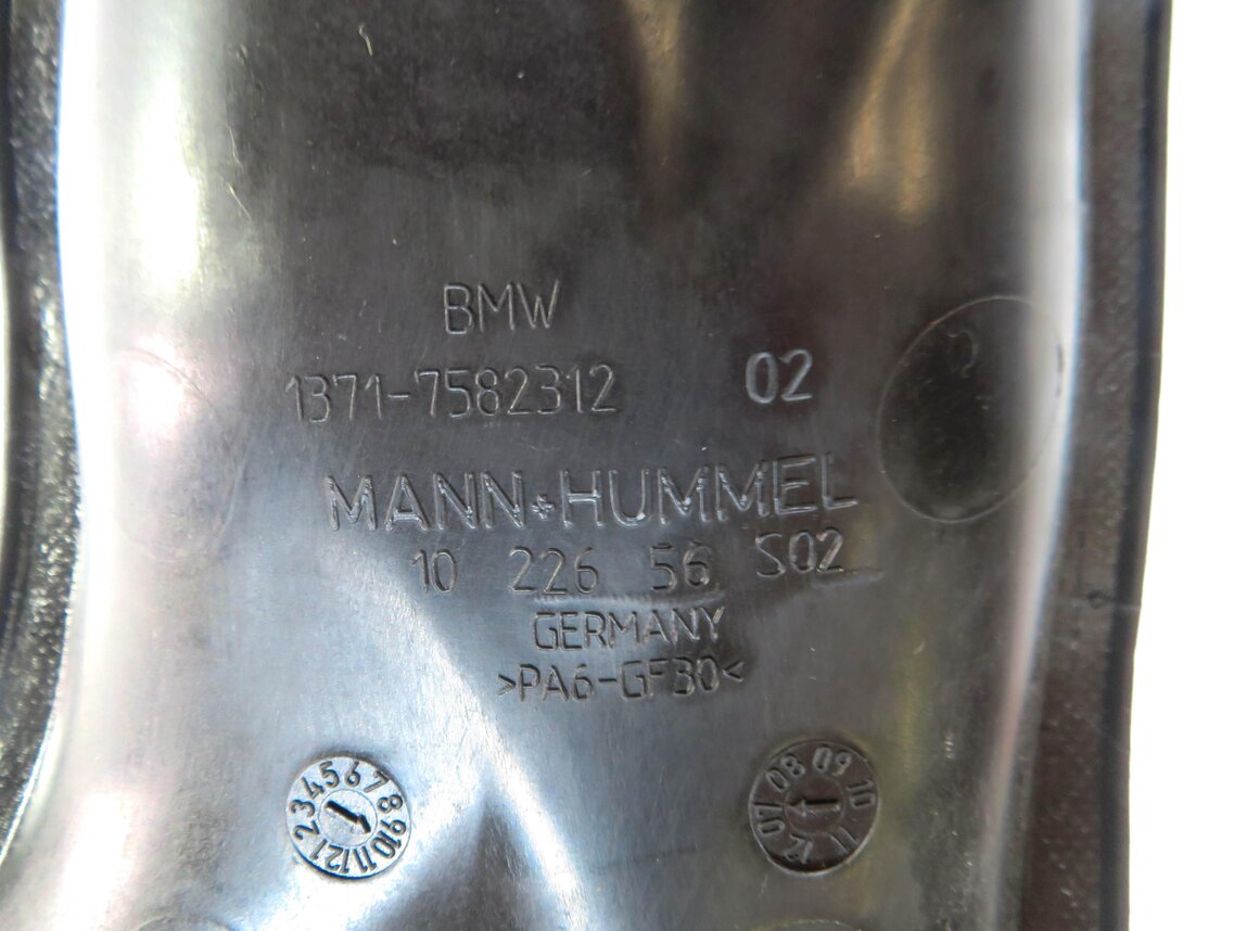 Thumbnail 5: 2009 BMW X6 (E71) AIR INTAKE FILTER BOX OUTLET DUCT HOSE PIPE TUBE