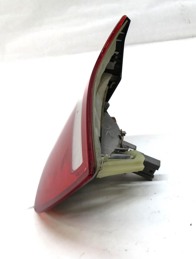 Thumbnail 4: 2008-2012 BMW X6 X6M ///M (E71 E72) LEFT DRIVER REAR INNER TAILLIGHT LIGHT LAMP