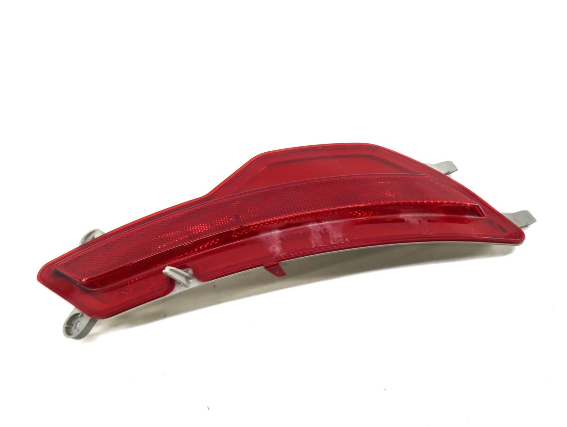 2009 BMW X6 (E71) RIGHT PASSENGER REAR LOWER BUMPER REFLECTOR MARKER
