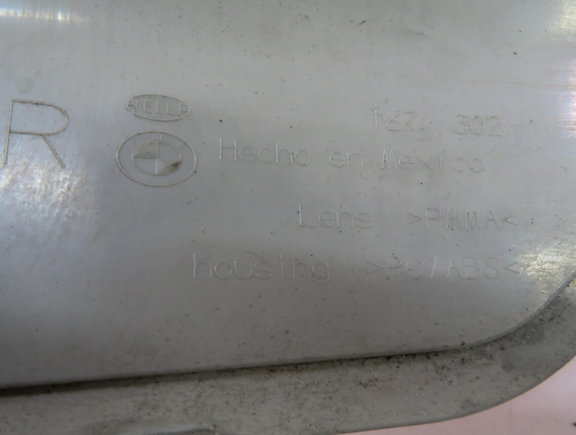 Thumbnail 5: 2009 BMW X6 (E71) RIGHT PASSENGER REAR LOWER BUMPER REFLECTOR MARKER