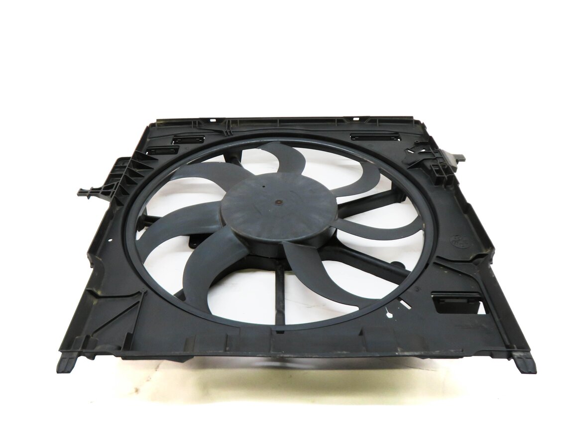 Thumbnail 2: 2008-2009 BMW X6 (E71) 3.0L - RADIATOR COOLING FAN ASSEMBLY w/ SHROUD