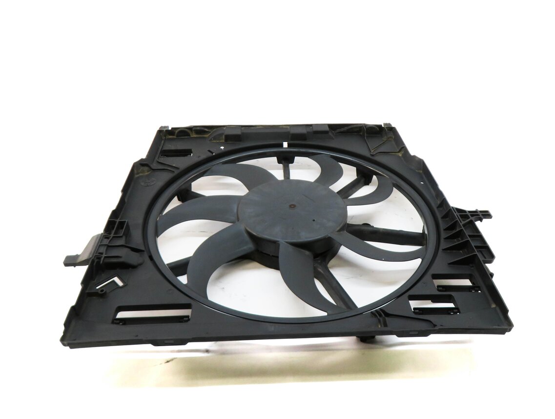 Thumbnail 3: 2008-2009 BMW X6 (E71) 3.0L - RADIATOR COOLING FAN ASSEMBLY w/ SHROUD