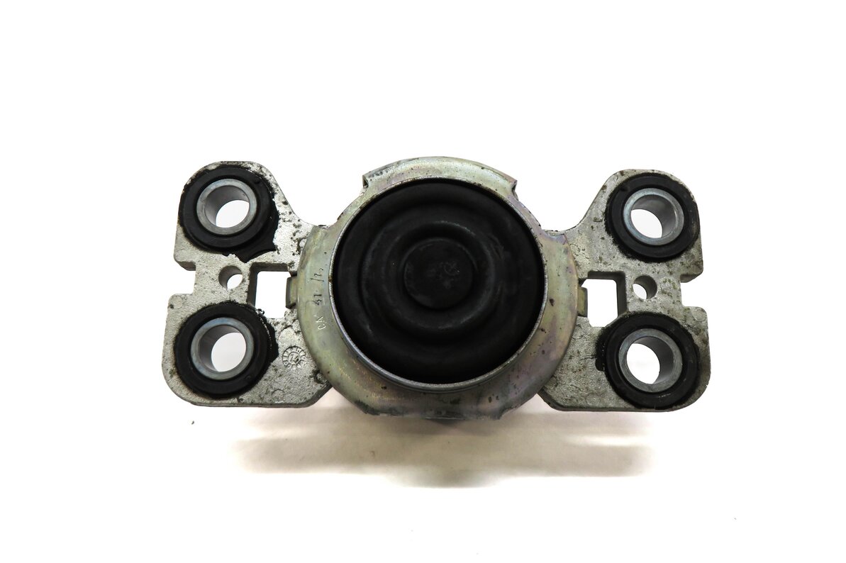 Thumbnail 2: 2015 RANGE ROVER EVOQUE (L538) 2.0L TURBO ENGINE TRANSMISSION MOUNT BRACKET