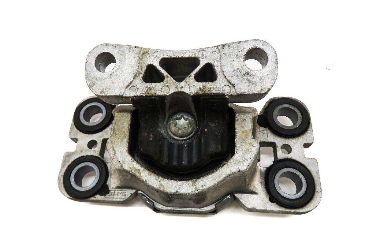 Thumbnail 4: 2015 RANGE ROVER EVOQUE (L538) 2.0L TURBO ENGINE TRANSMISSION MOUNT BRACKET