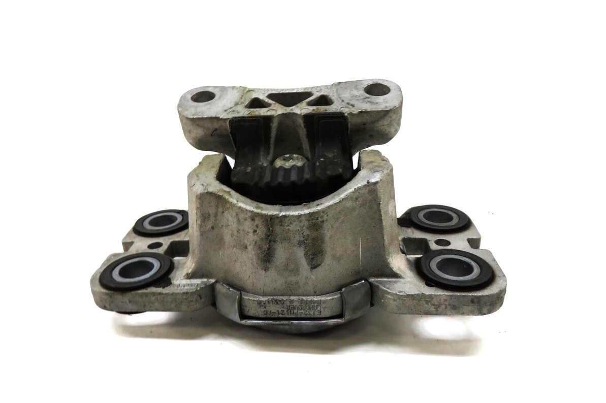 Thumbnail 5: 2015 RANGE ROVER EVOQUE (L538) 2.0L TURBO ENGINE TRANSMISSION MOUNT BRACKET