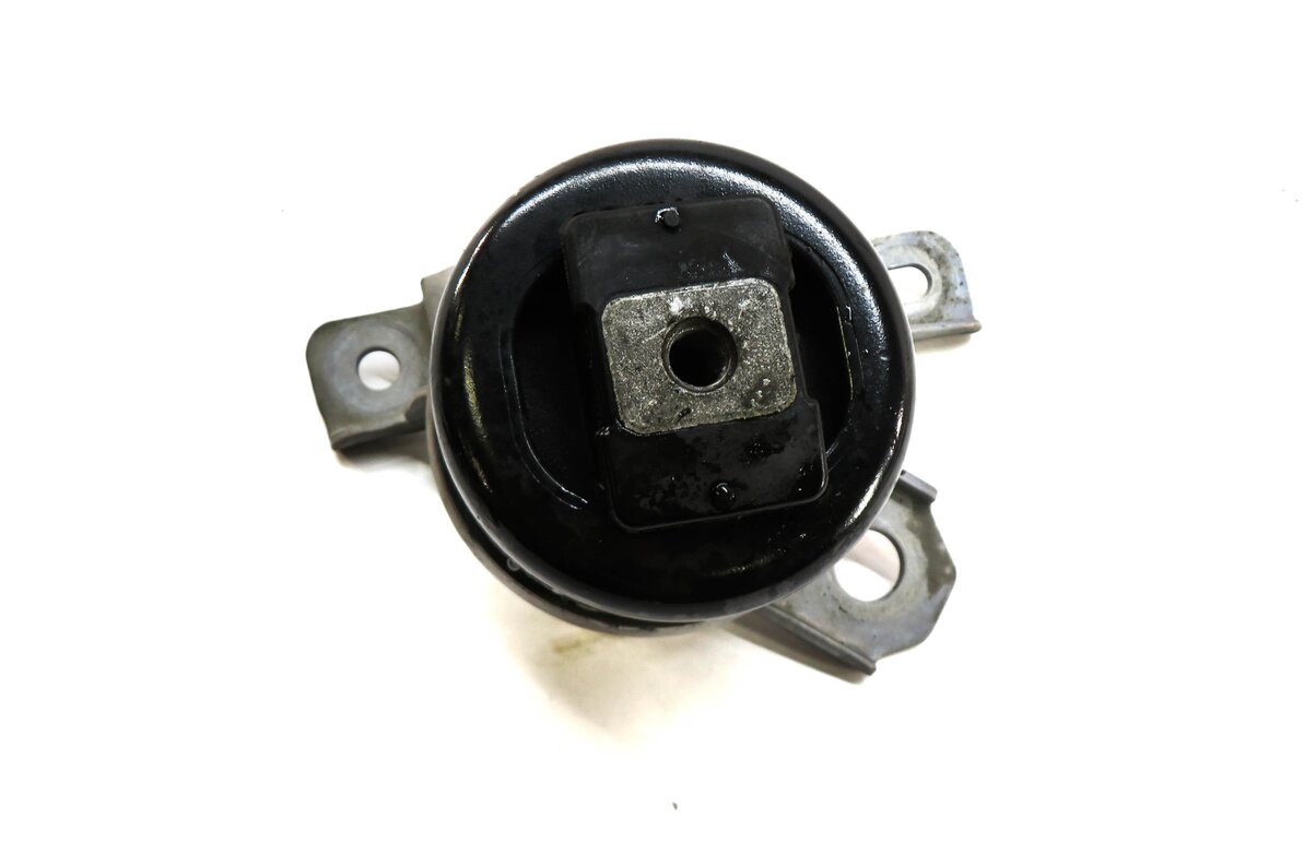 Thumbnail 2: 2015 RANGE ROVER EVOQUE (L538) 2.0L TURBO ENGINE RIGHT MOTOR MOUNT BRACKET