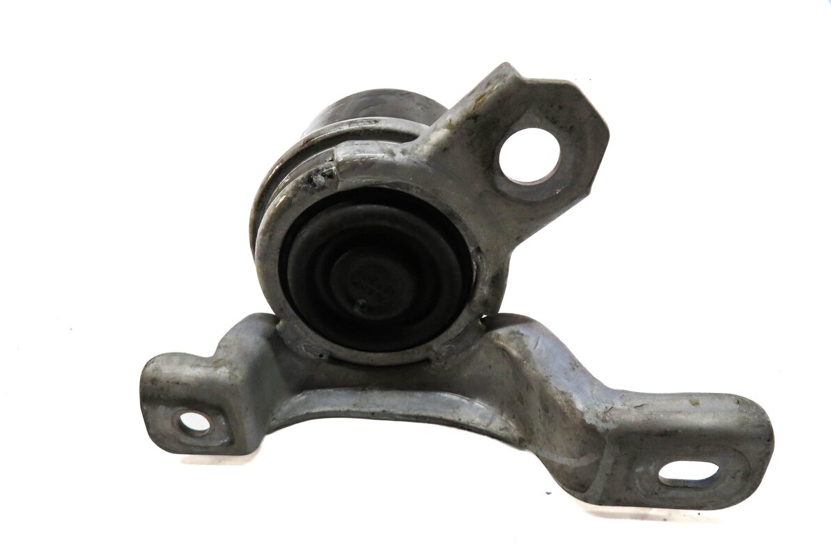 Thumbnail 3: 2015 RANGE ROVER EVOQUE (L538) 2.0L TURBO ENGINE RIGHT MOTOR MOUNT BRACKET