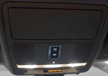 Thumbnail 2: 2015 RANGE ROVER EVOQUE (L538) FRONT DOMELIGHT DOME LIGHT LAMP (BEIGE)