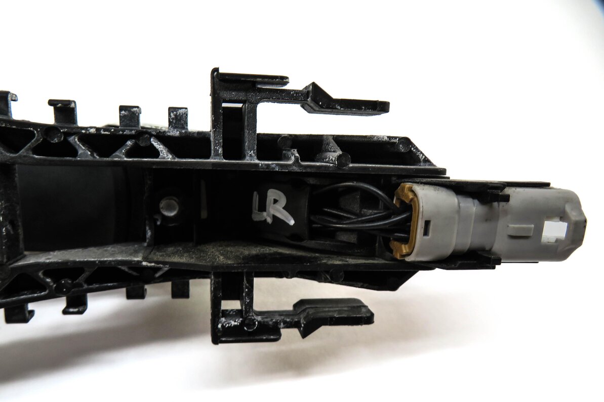 Thumbnail 5: 12-17 RANGE ROVER SPORT EVOQUE (L405 L494) LEFT REAR PASSIVE DOOR HANDLE (WHITE)