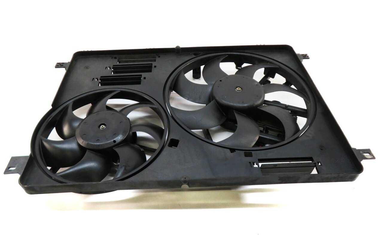 Thumbnail 2: 12-17 LR2 DISCOVERY SPORT RANGE ROVER EVOQUE (L538 L550) RADIATOR COOLING FAN