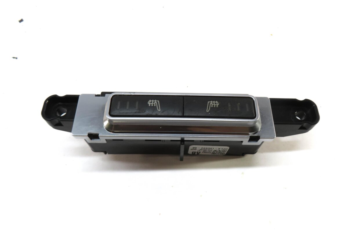 Thumbnail 3: 2015 RANGE ROVER EVOQUE (L538) REAR HEATED SEAT SEAT HEATER SWITCH BUTTON PANEL