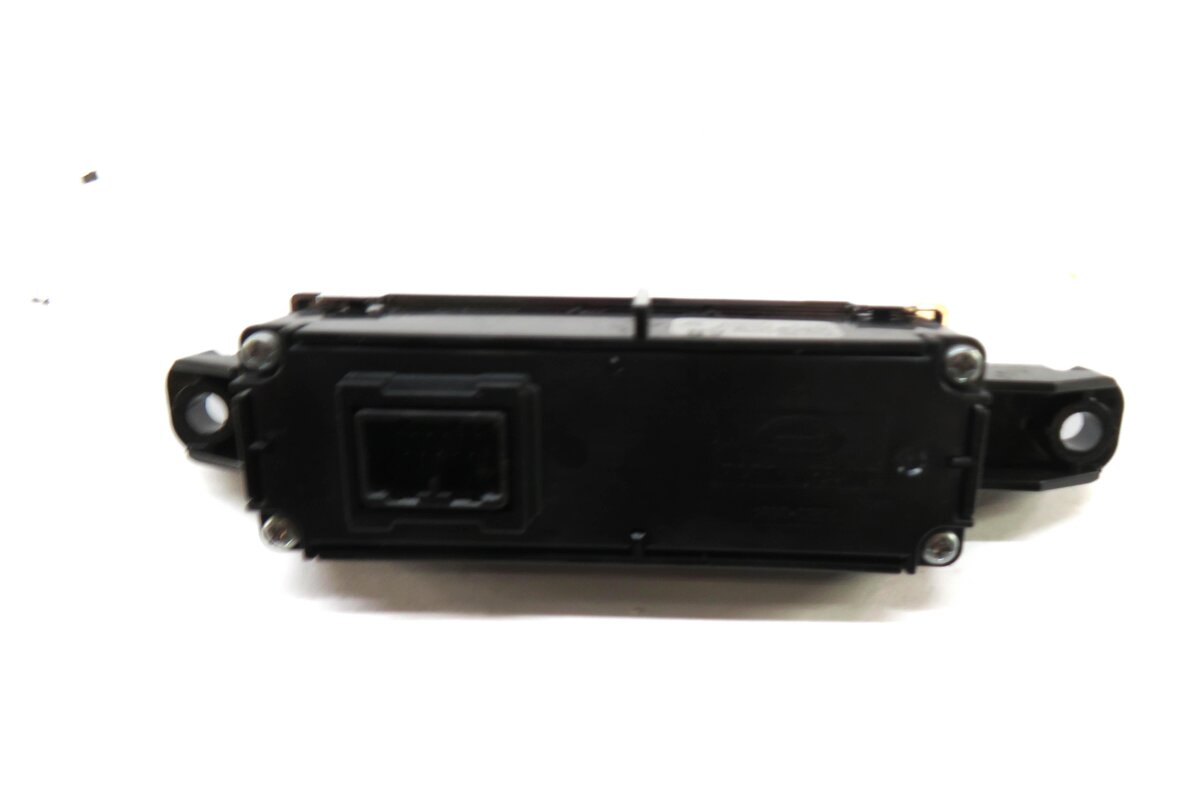 Thumbnail 4: 2015 RANGE ROVER EVOQUE (L538) REAR HEATED SEAT SEAT HEATER SWITCH BUTTON PANEL