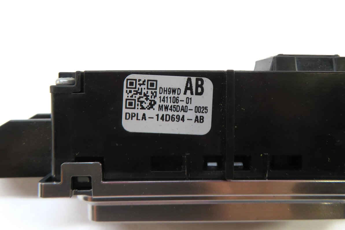 Thumbnail 5: 2015 RANGE ROVER EVOQUE (L538) REAR HEATED SEAT SEAT HEATER SWITCH BUTTON PANEL