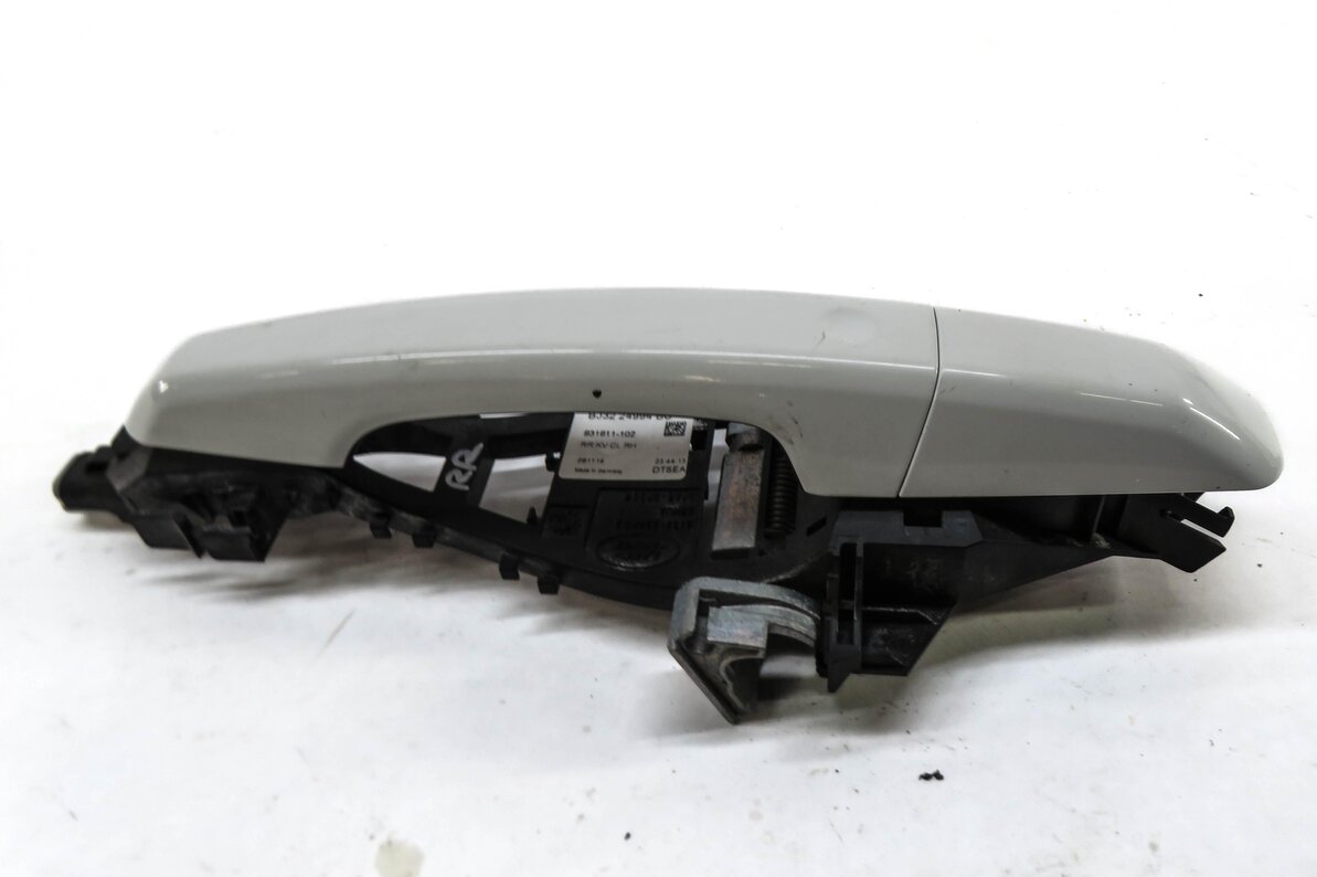 Thumbnail 2: 12-17 RANGE ROVER SPORT EVOQUE (L405 L494) RIGHT REAR PASSIVE DOOR HANDLE WHITE