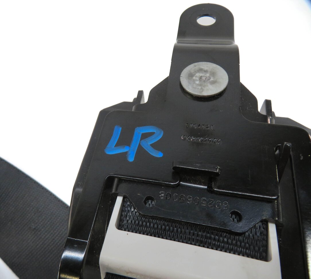 Thumbnail 6: 2011 BMW X5 (E70) REAR 2nd SECOND ROW SEAT SEATBELT RETRACTOR SET-3 (BLACK)