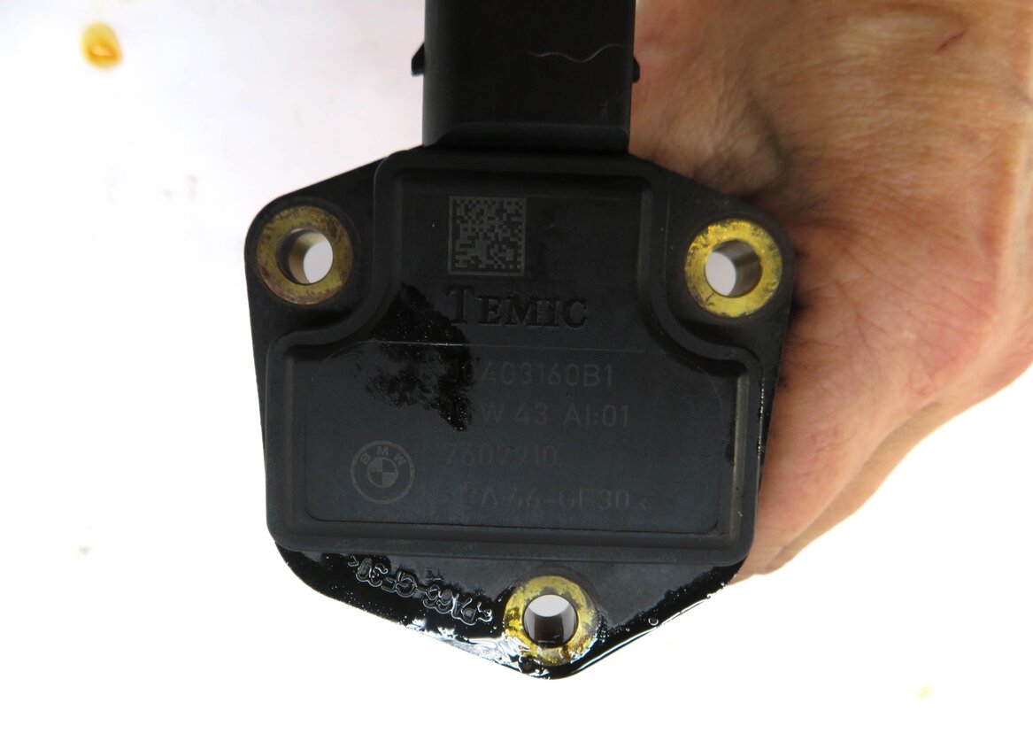Thumbnail 4: 2011 BMW X5 (E70) 4.4L N63 TWIN TURBO ENGINE OIL LEVEL SENSOR SENDER