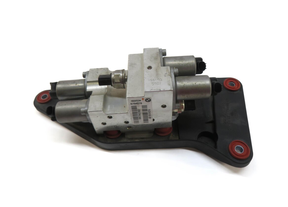 Thumbnail 2: 2011 BMW X5 (E70) 4.4L N63 ENGINE DYNAMIC DRIVE SUSPENSION HYDRAULIC VALVE BLOCK