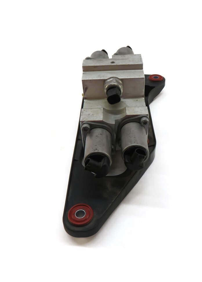 Thumbnail 3: 2011 BMW X5 (E70) 4.4L N63 ENGINE DYNAMIC DRIVE SUSPENSION HYDRAULIC VALVE BLOCK