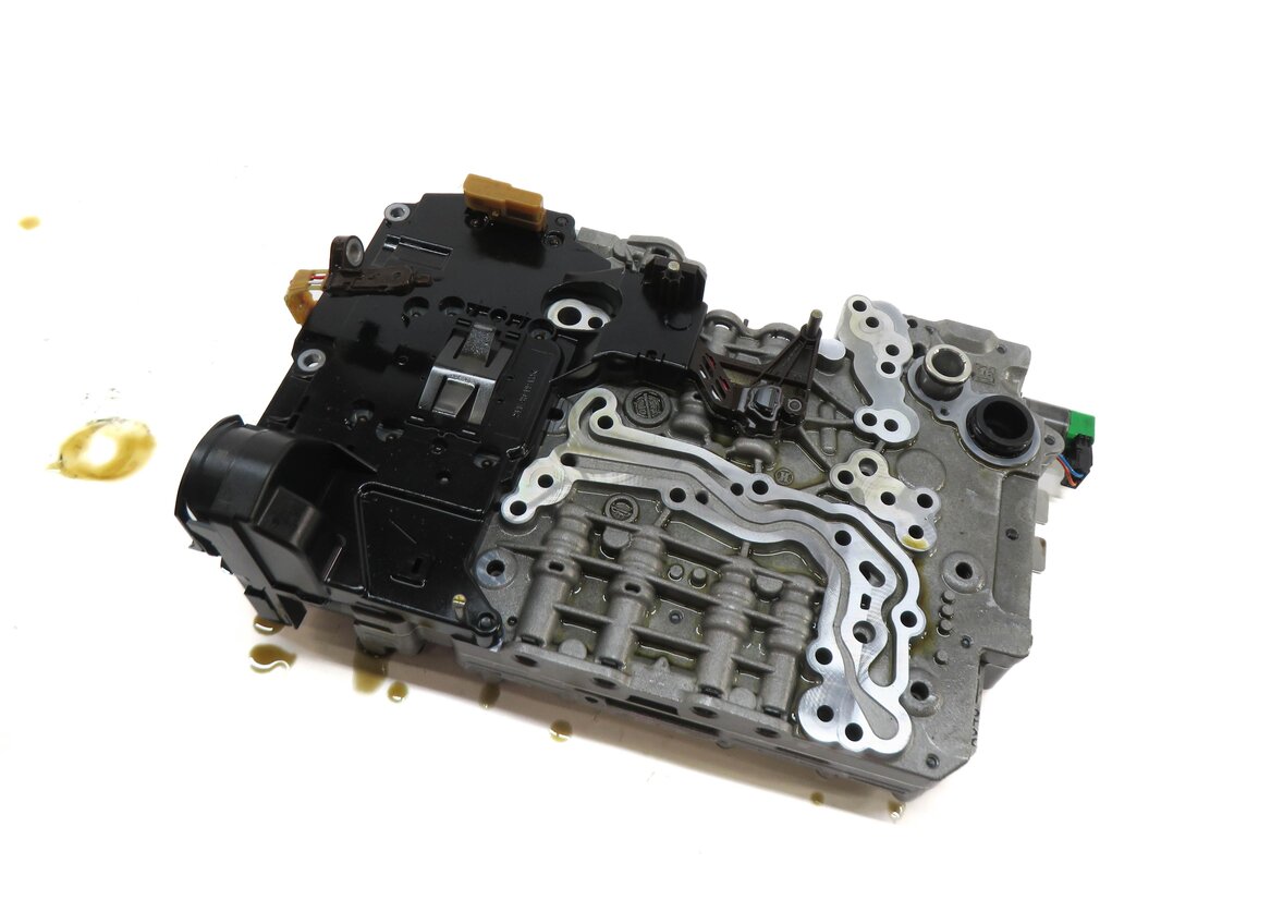 Thumbnail 1: 11-14 BMW X5 X6 (E70 E71) 4.4TT 8HP-70X AUTOMATIC TRANSMISSION A/T VALVE BODY