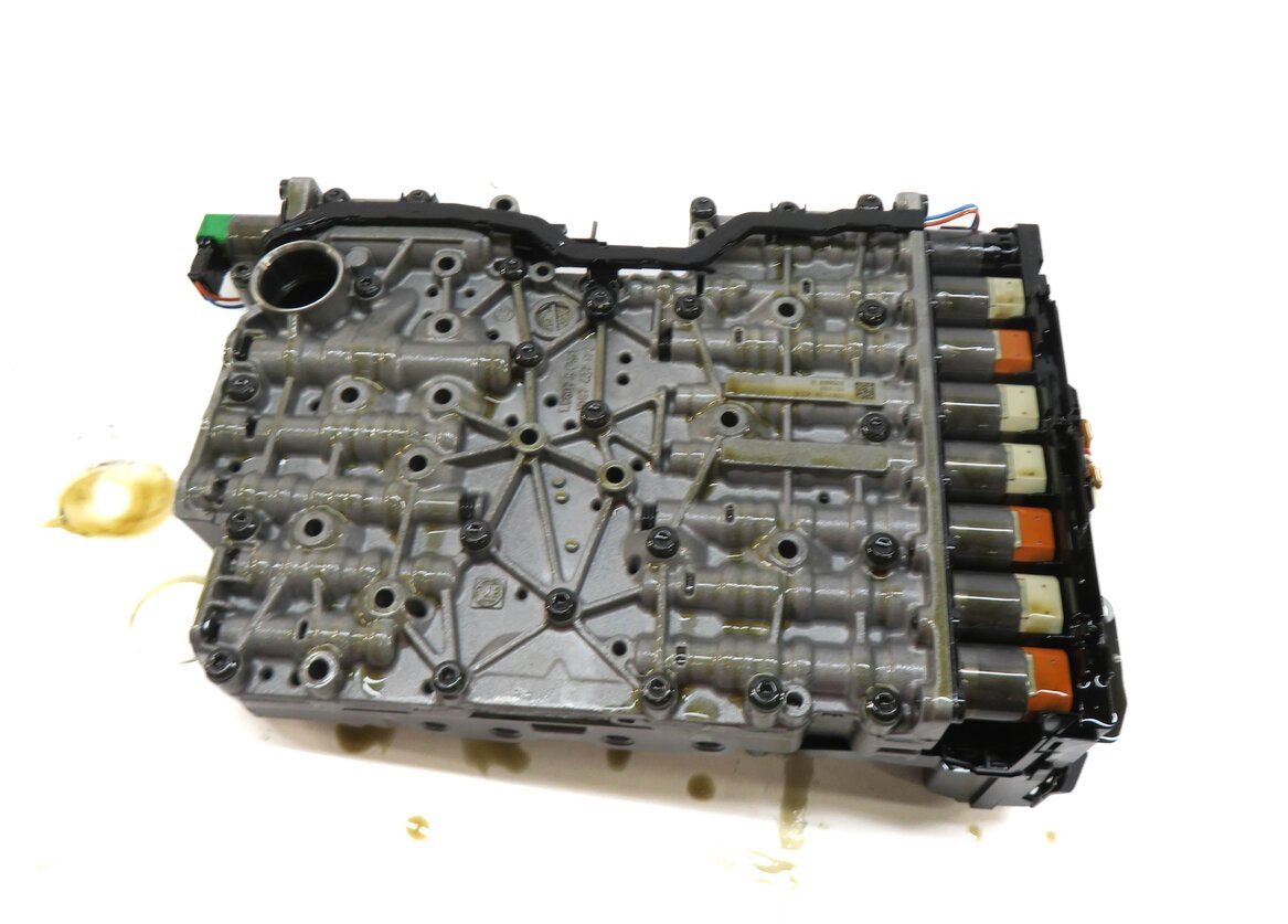 Thumbnail 4: 11-14 BMW X5 X6 (E70 E71) 4.4TT 8HP-70X AUTOMATIC TRANSMISSION A/T VALVE BODY