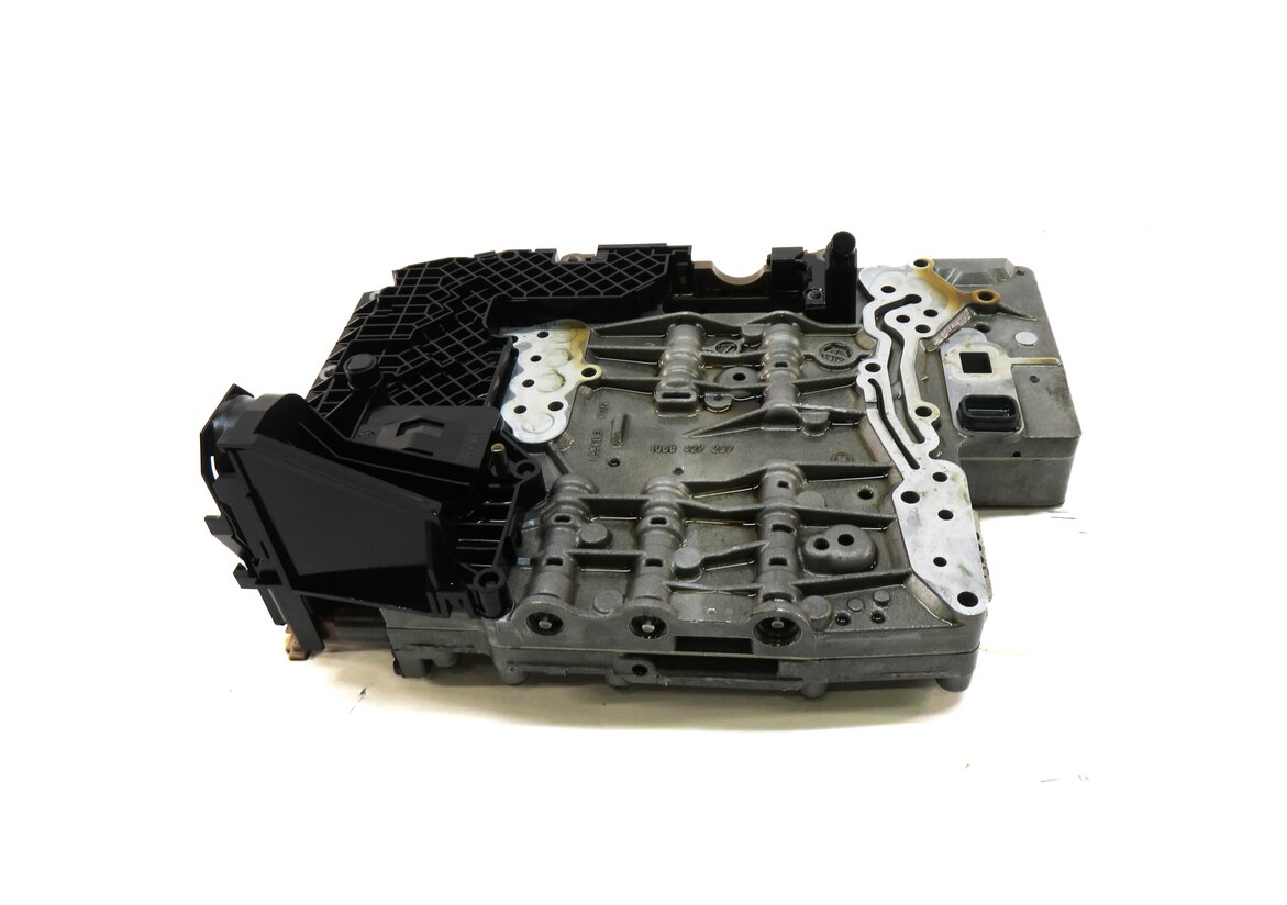 Thumbnail 2: 2007-2011 BMW 135i 335i (E87 E90) 3.0L TURBO 6HP-19 TRANSMISSION VALVE BODY