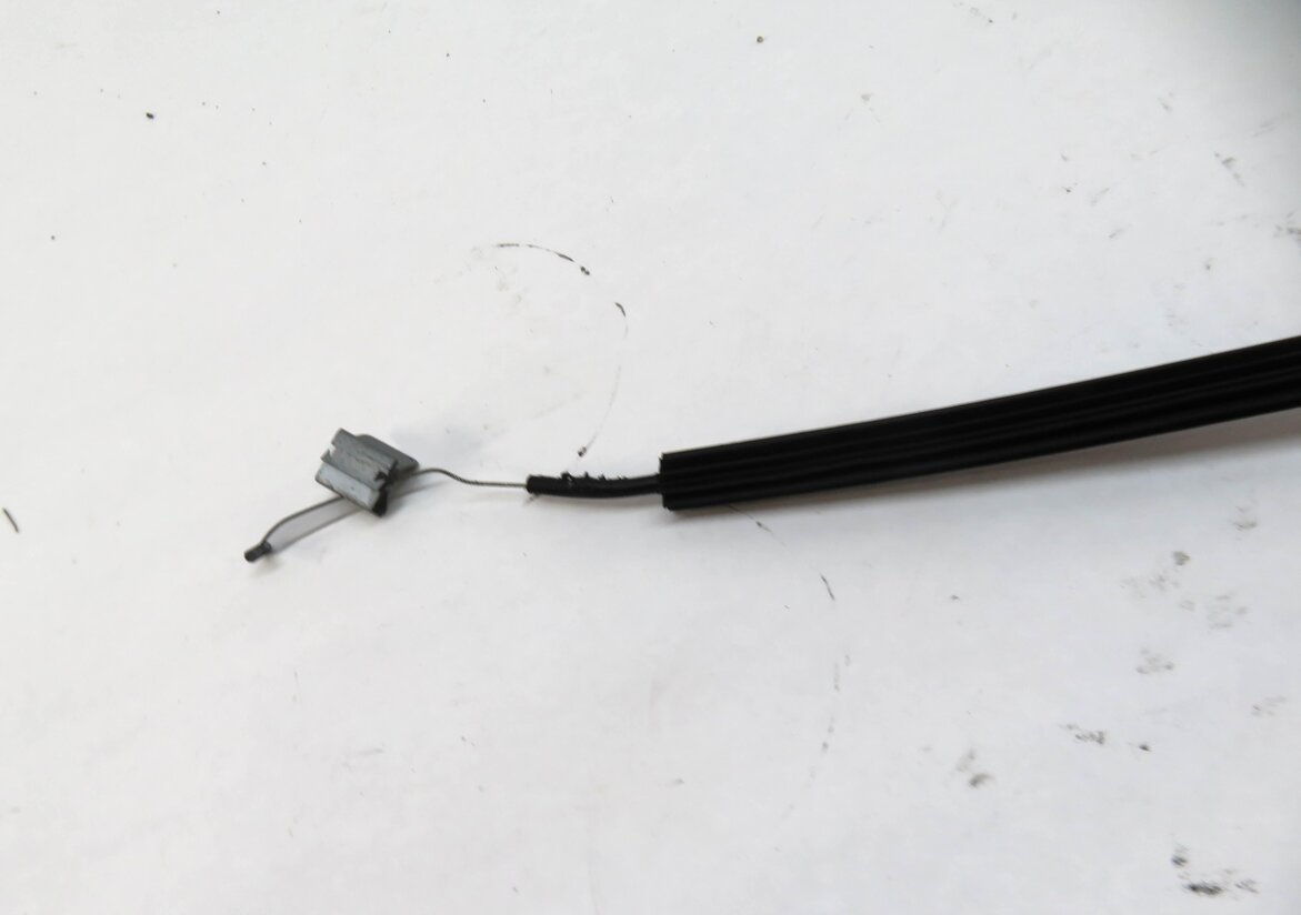 Thumbnail 5: 2011 BMW 335i (E90) REAR TRUNK LOCK LATCH ACTUATOR