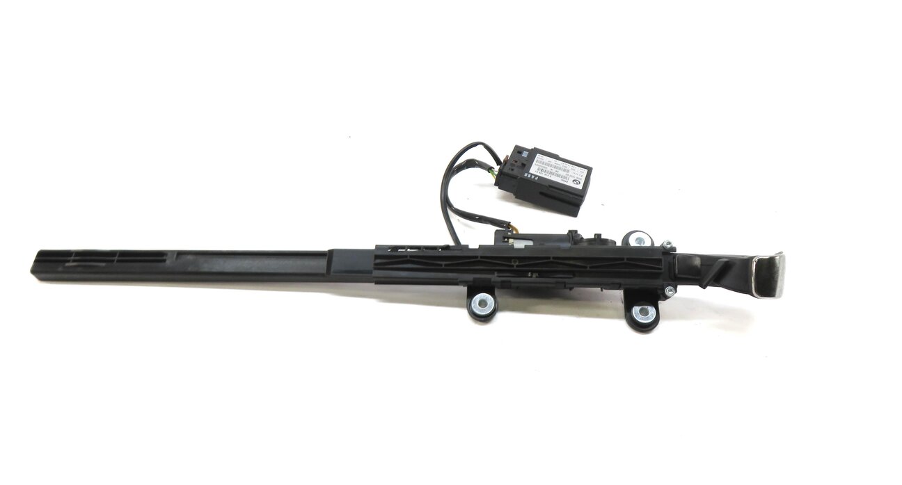 Thumbnail 2: 2011 BMW 335i (E92) COUPE - RIGHT PASSENGER SEATBELT HANDOVER ARM w/ MODULE