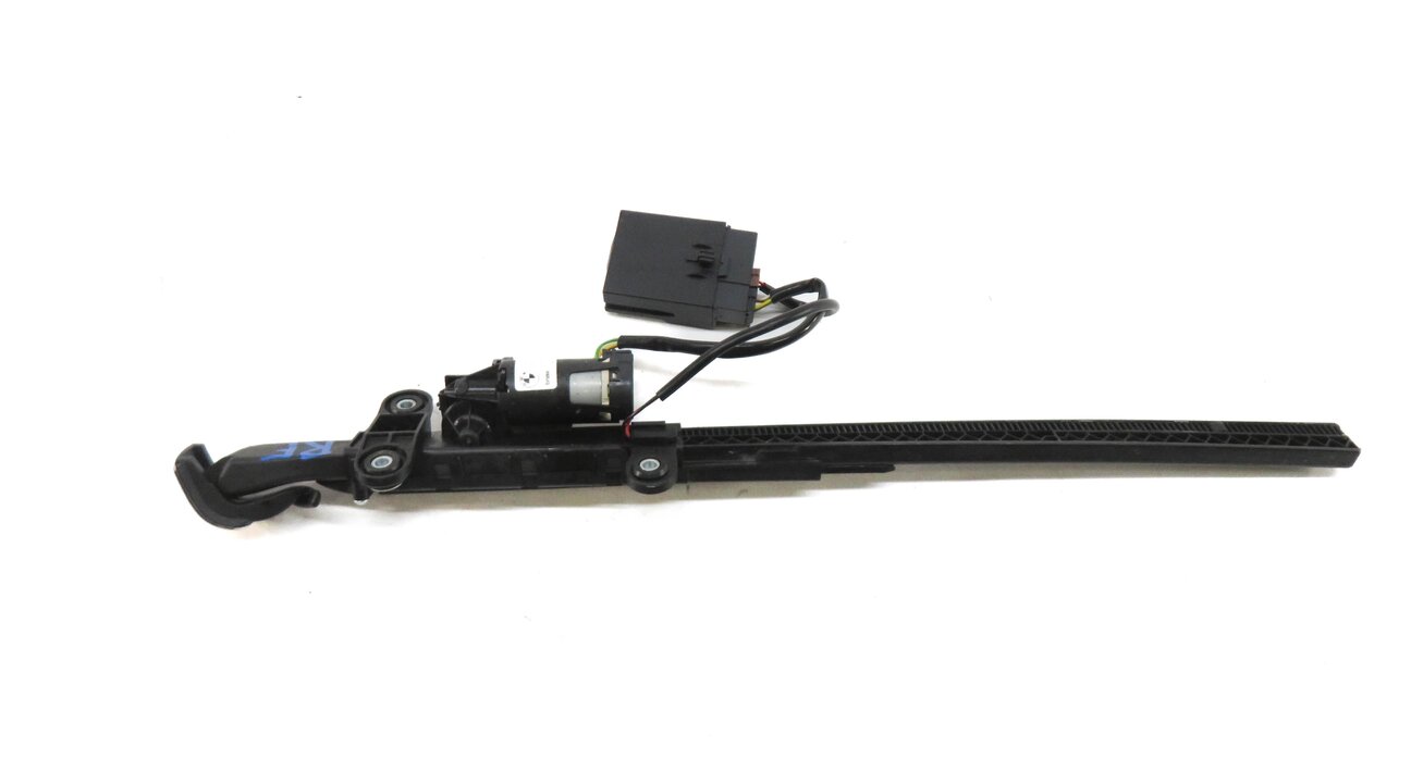 Thumbnail 4: 2011 BMW 335i (E92) COUPE - RIGHT PASSENGER SEATBELT HANDOVER ARM w/ MODULE