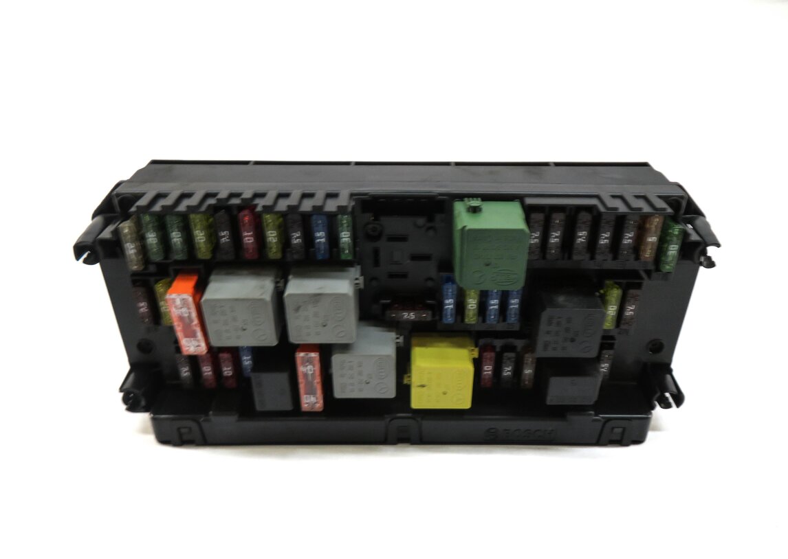 Thumbnail 6: 2011-2015 MERCEDES C-CLASS (W204) REAR SIGNAL ACQUISITION CONTROL MODULE SAM