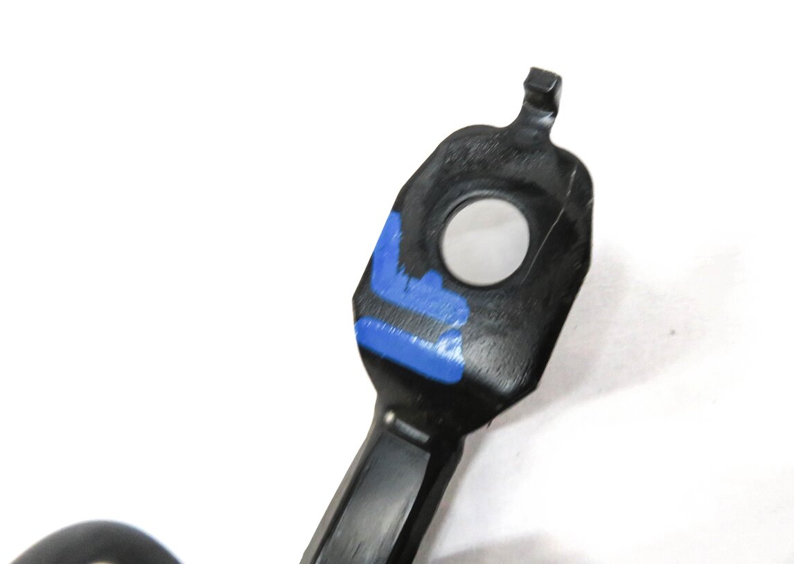Thumbnail 4: 10-17 MERCEDES C E (A207 C204 C207) COUPE CONVERTIBLE DRIVER SEATBELT RECEIVER