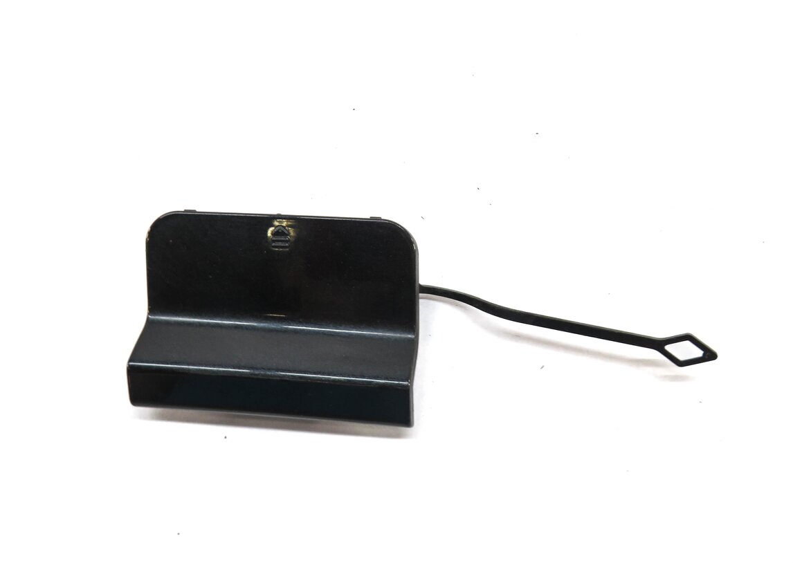 Thumbnail 2: 2012 MERCEDES C250 (W204) REAR TOWING EYE TOW HOOK COVER TRIM (MAGNETITE BLACK)