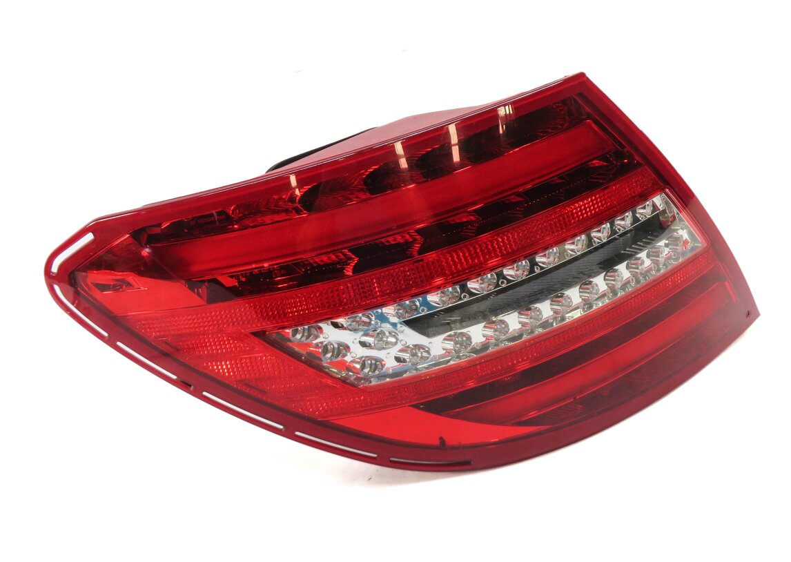 2012-2015 MERCEDES C-CLASS (W204) LEFT DRIVER REAR TAILLIGHT BRAKE LIGHT LAMP
