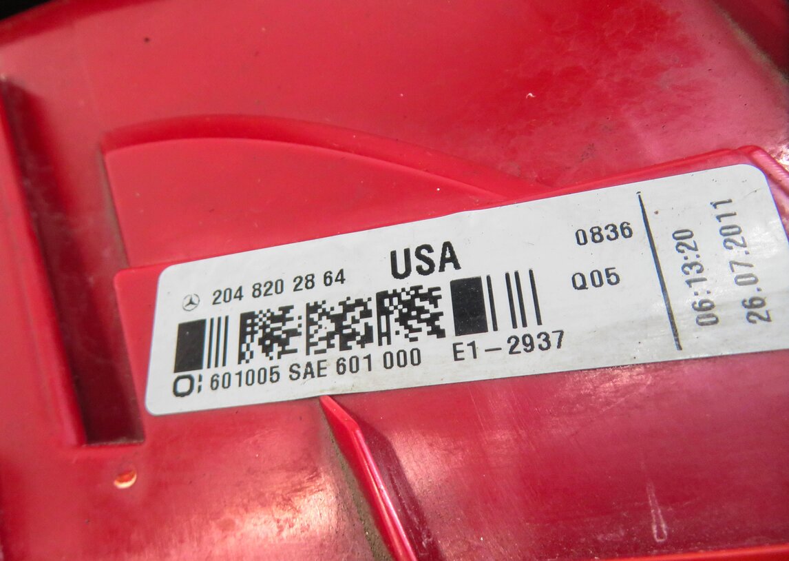 Thumbnail 7: 2012-2015 MERCEDES C-CLASS (W204) LEFT DRIVER REAR TAILLIGHT BRAKE LIGHT LAMP