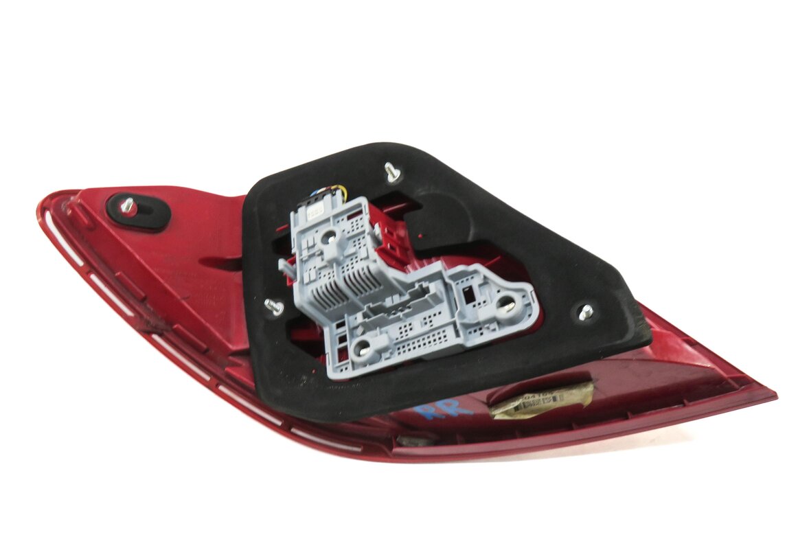 Thumbnail 3: 12-15 MERCEDES C250 C300 C350 (W204) RIGHT PASSENGER TAILLIGHT BRAKE LIGHT LAMP