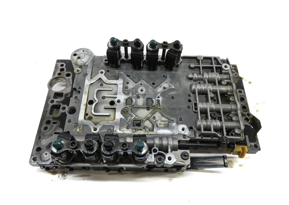 Thumbnail 3: 12-19 MERCEDES C E GLS SL CLS SLK (R172 W204 W212) TRANSMISSION CONDUCTOR PLATE