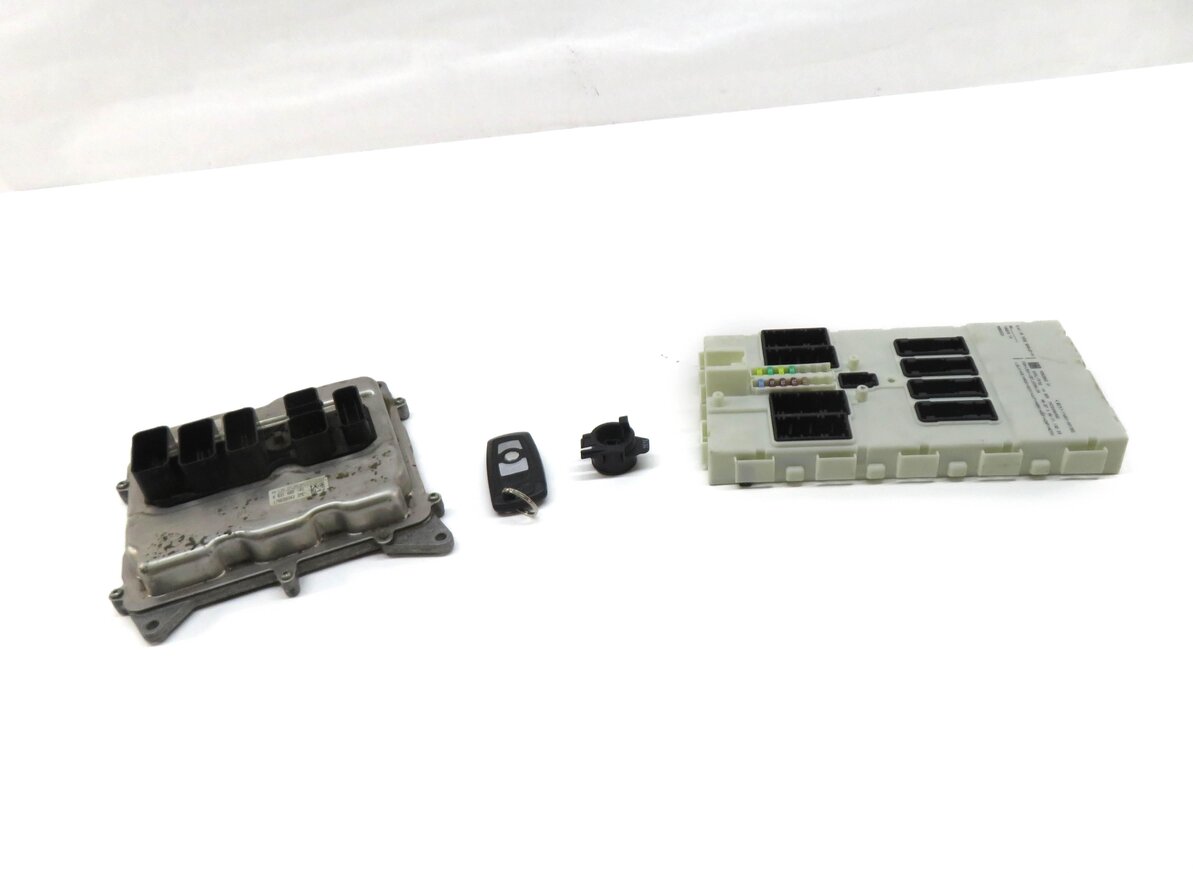 Thumbnail 2: 13-18 BMW 320i 328i 428i 528i X3 X4 F30 F32 2.0T ENGINE DME BCM MODULE KEY SET