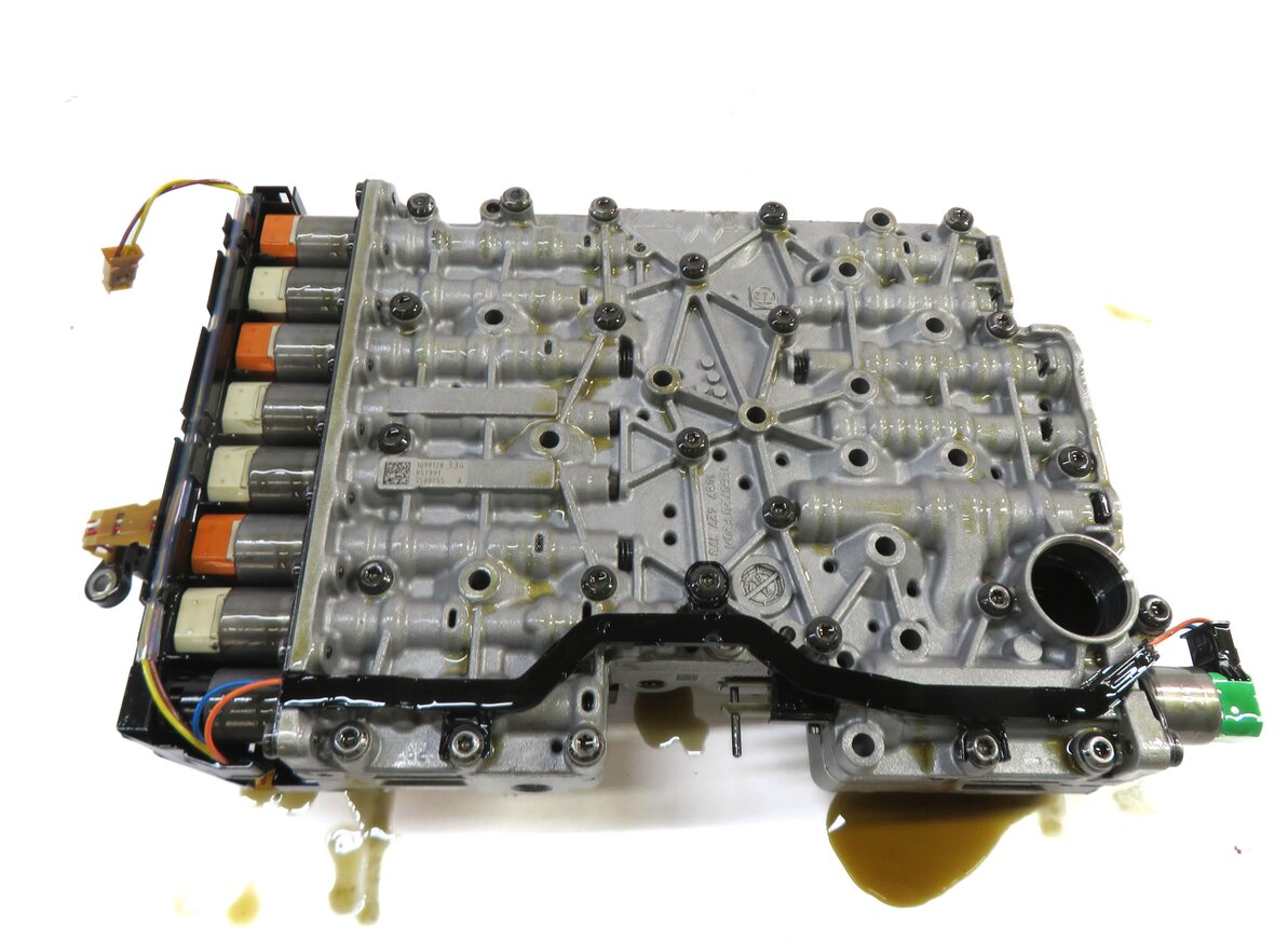 Thumbnail 4: 14-16 BMW 228i 328i 428i 528i (F22 F30 F32 F10) 8HP-45 TRANSMISSION VALVE BODY