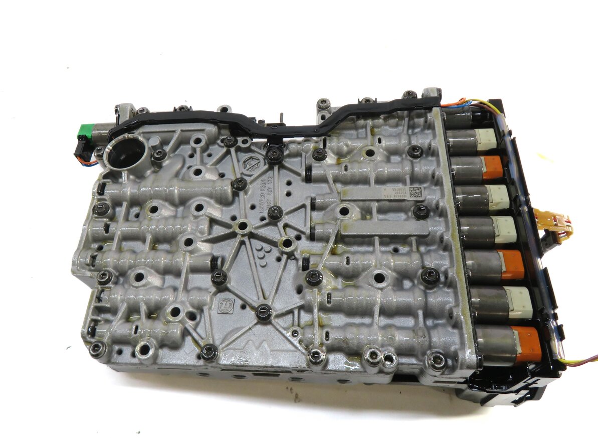 Thumbnail 5: 14-16 BMW 228i 328i 428i 528i (F22 F30 F32 F10) 8HP-45 TRANSMISSION VALVE BODY