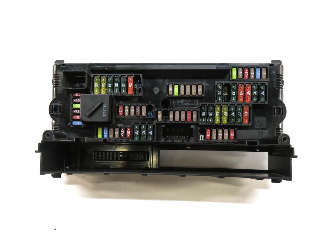 Thumbnail 2: 2012 BMW 528i (F10) FRONT POWER DISTRIBUTION FUSE BOX