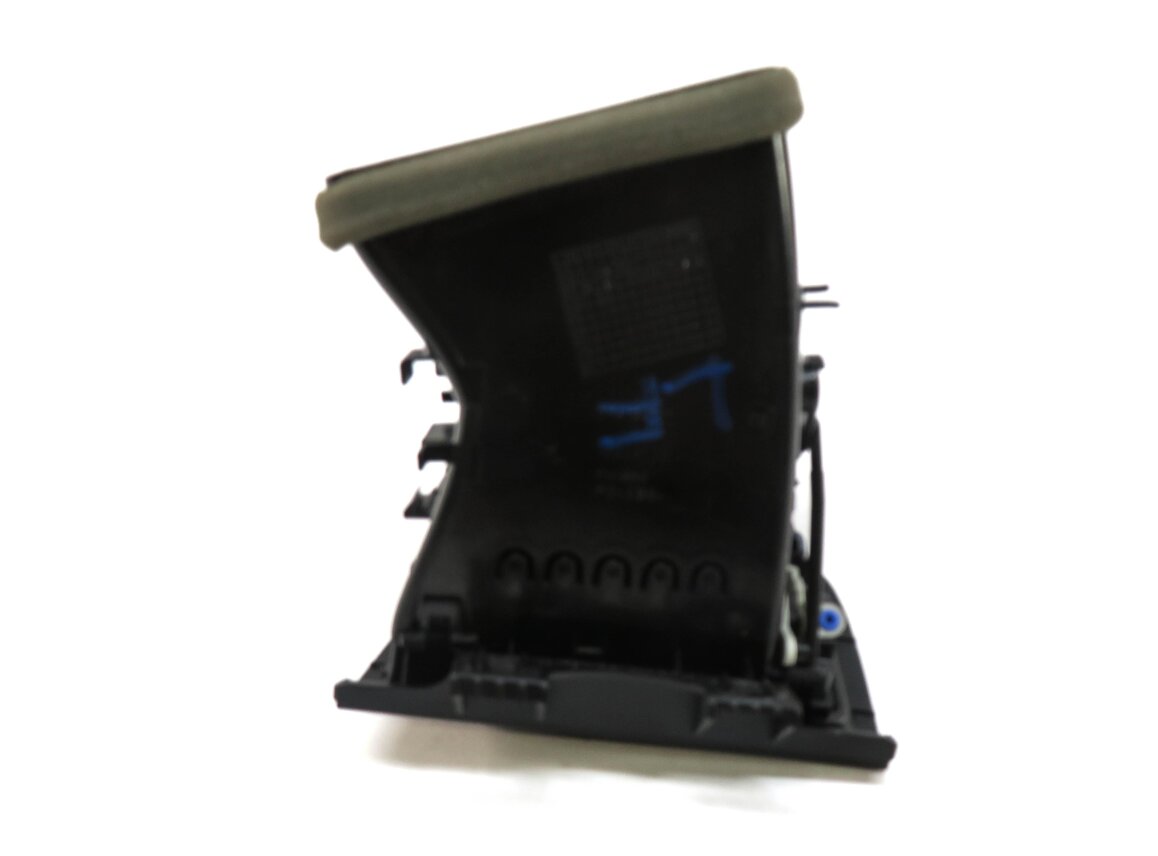 Thumbnail 4: 2012 BMW 528i (F10) LEFT FRONT DRIVER DASH HEATER A/C AIR VENT