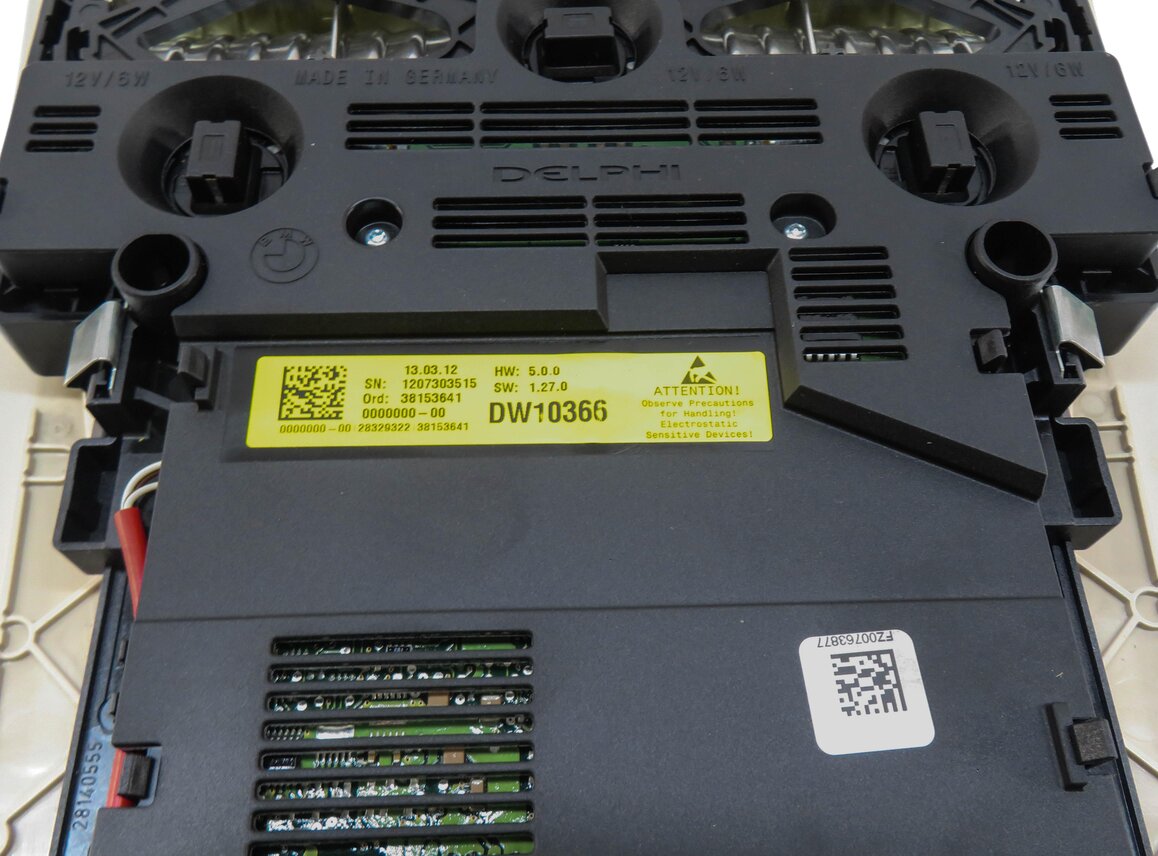 Thumbnail 5: 2012 BMW 528i (F10) FRONT DOMELIGHT MAP READING COURTESY LIGHT LAMP (BEIGE)