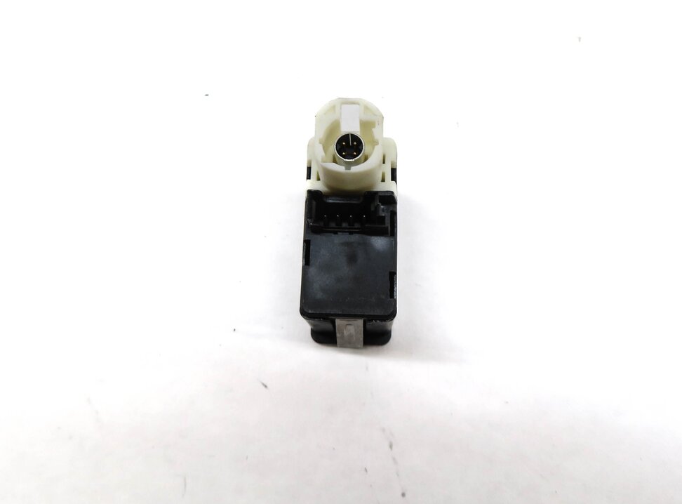 Thumbnail 3: 2012 BMW 528i (F10) RADIO STEREO AUX AUXILIARY AUDIO IN INPUT JACK w/ USB