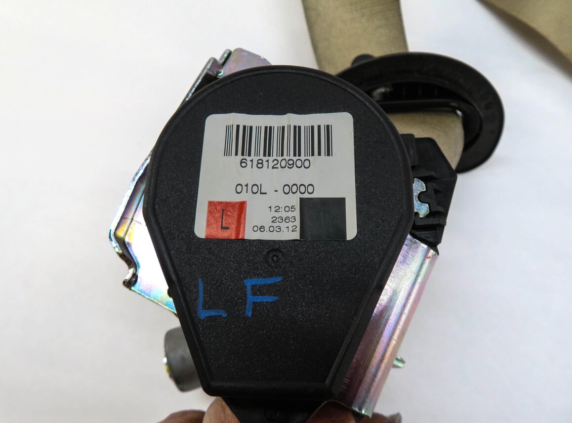 Thumbnail 4: 11-16 BMW 528i 535i 550i M5 (F10) LEFT FRONT DRIVER SEATBELT RETRACTOR (BEIGE)
