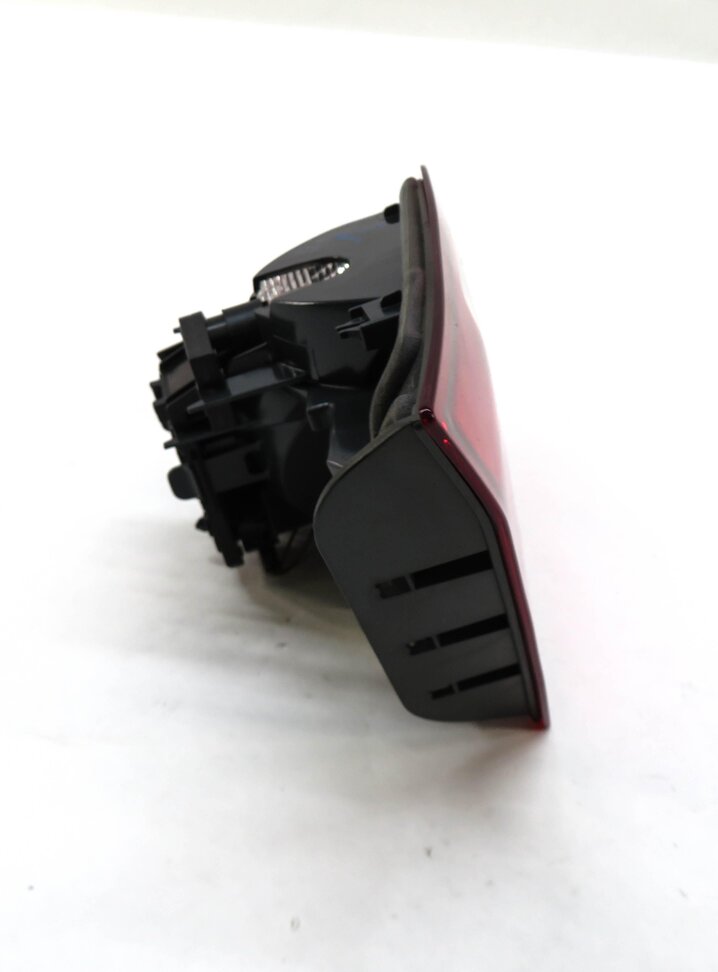 Thumbnail 4: 2011-2013 BMW 528i 535i 550i M5 (F10) LEFT REAR INNER TRUNK TAILLIGHT LIGHT LAMP