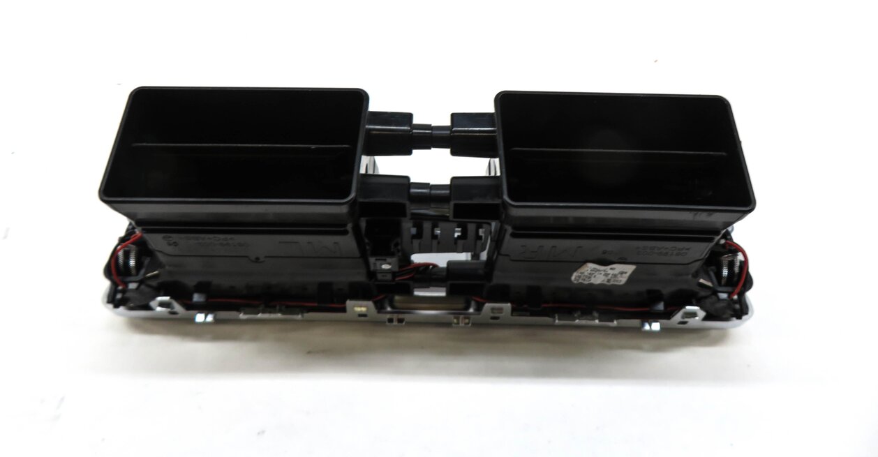 Thumbnail 4: 2017 MERCEDES CLS63 AMG (W218) CENTER DASH HEATER A/C AIR VENT