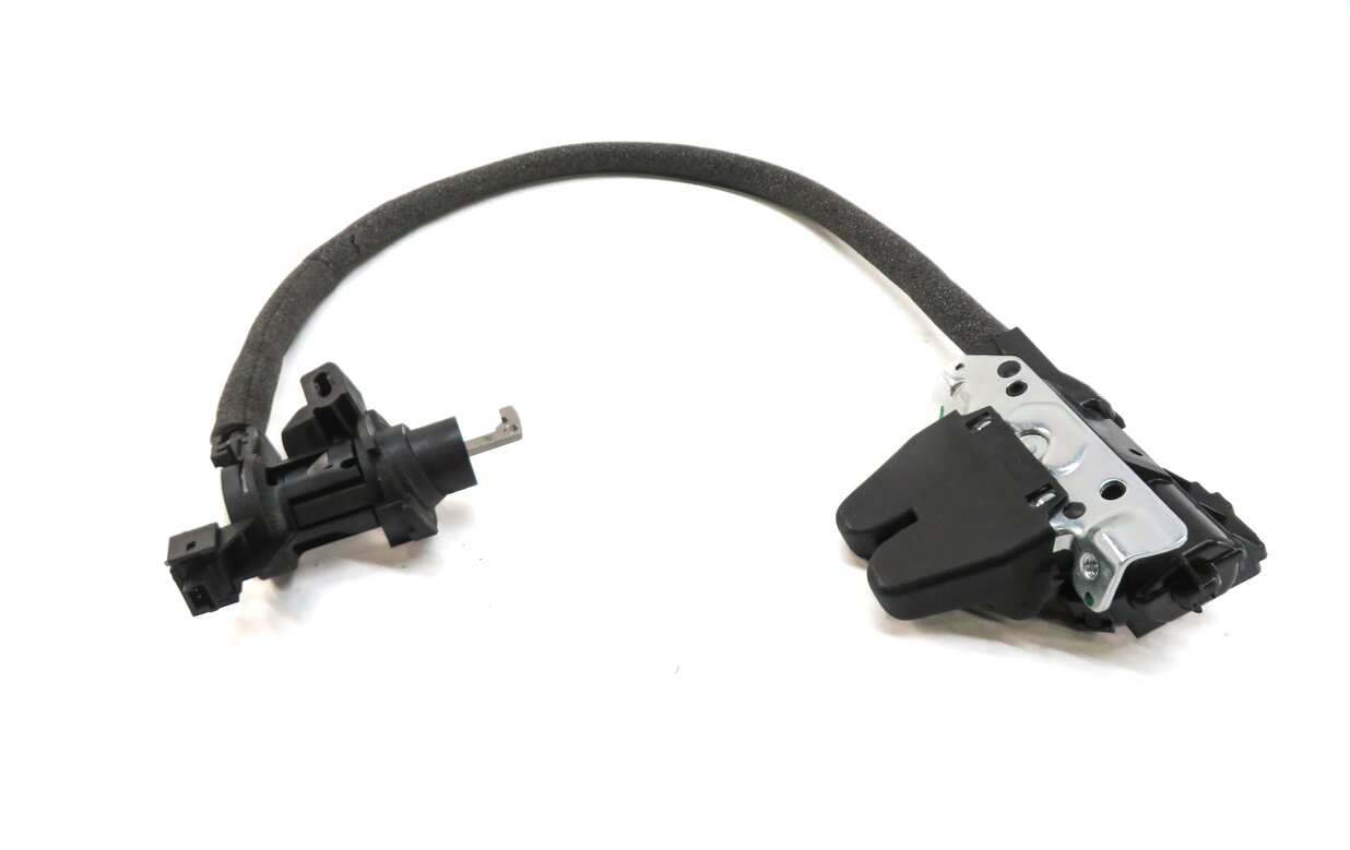 Thumbnail 2: 2017 MERCEDES CLS63 AMG (W218) REAR TRUNK LOCK LATCH ACTUATOR w/ CYLINDER & KEY