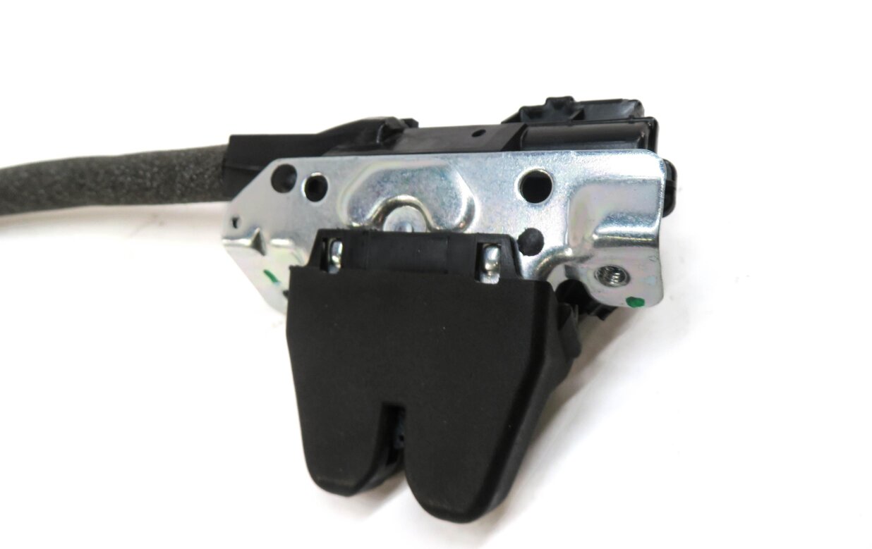 Thumbnail 3: 2017 MERCEDES CLS63 AMG (W218) REAR TRUNK LOCK LATCH ACTUATOR w/ CYLINDER & KEY