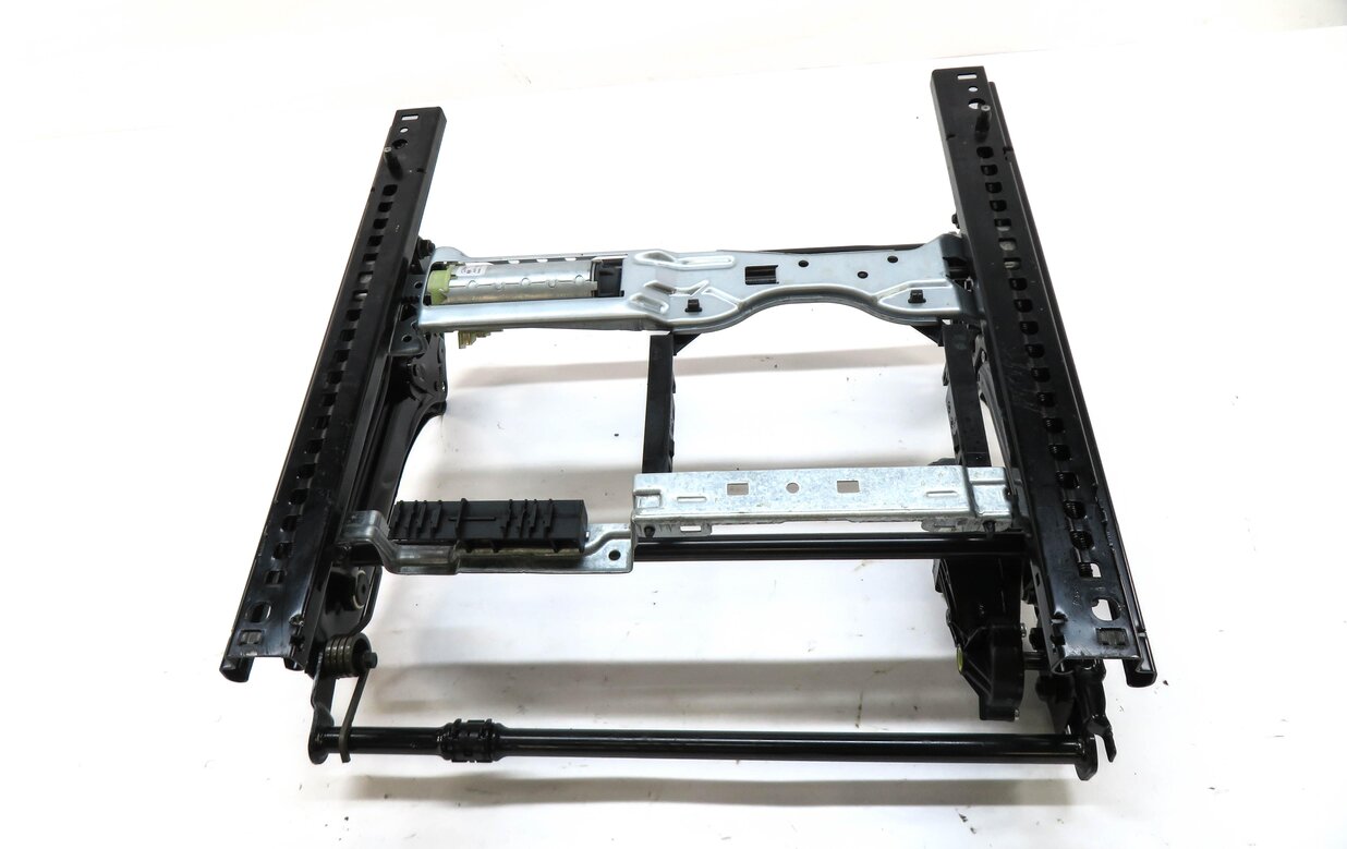 Thumbnail 4: 2012-2018 MERCEDES CLS63 AMG (W218) RIGHT FRONT PASSENGER SEAT TRACK w/ MOTORS