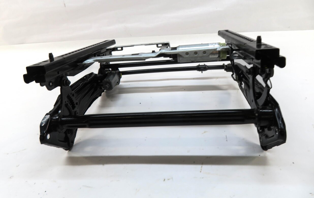 Thumbnail 6: 2012-2018 MERCEDES CLS63 AMG (W218) RIGHT FRONT PASSENGER SEAT TRACK w/ MOTORS